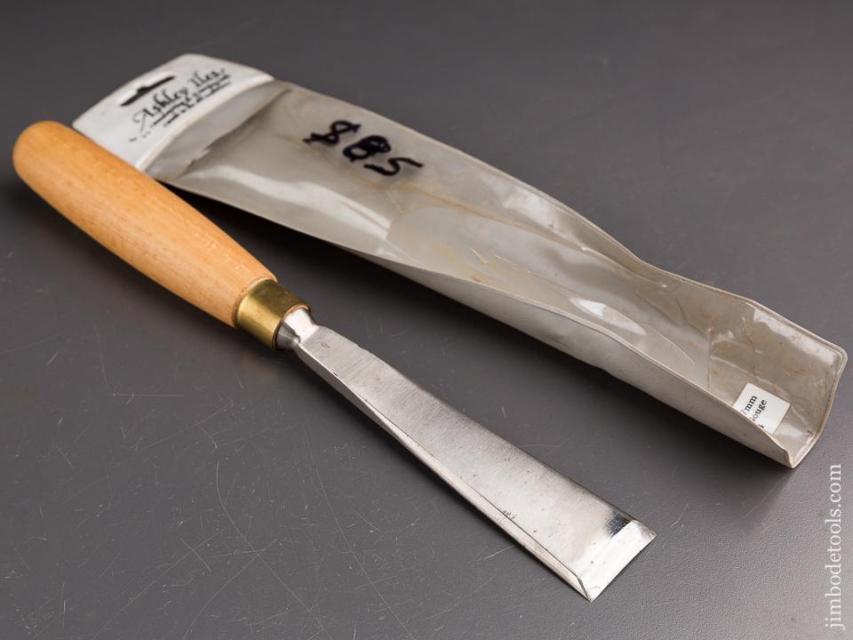 Massive! 1 1/2 inch ASHLEY ILES No. 4 Sweep Gouge MINT in Original Package! - 87060