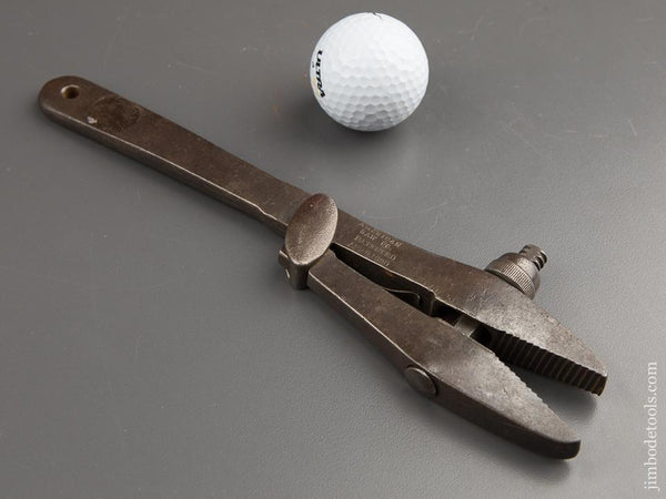 Rare! Nine inch AMERICAN SAW CO Patent April 8, 1890 Alligator Wrench - 87408