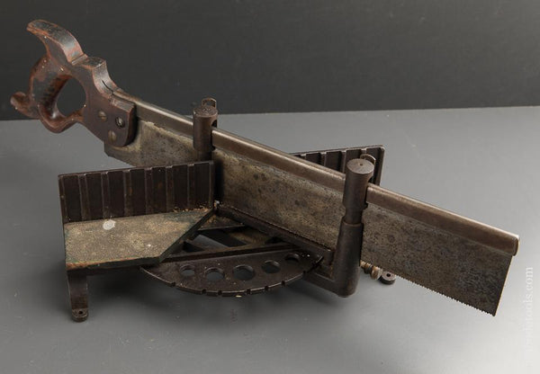 MILLERS FALLS LANGDON No. 15 1/2 Miniature Mite Box and Saw - 89329