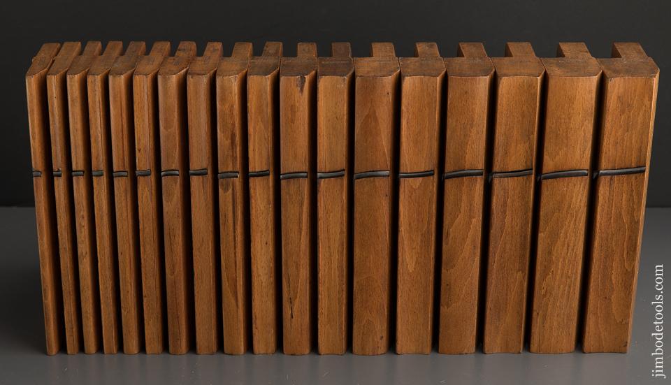 EXTRA FINE Set of Eighteen Hollows & Rounds Moulding Planes by GRIFFITHS NORWICH circa 1803-1958 - 89825