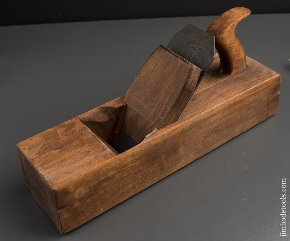 Extra Fine! Four inch Wide ARROWMAMMETT No. 485 Handled Beech Ogee Crown Molding Plane circa 1836-57 Middletown, CT - 89877