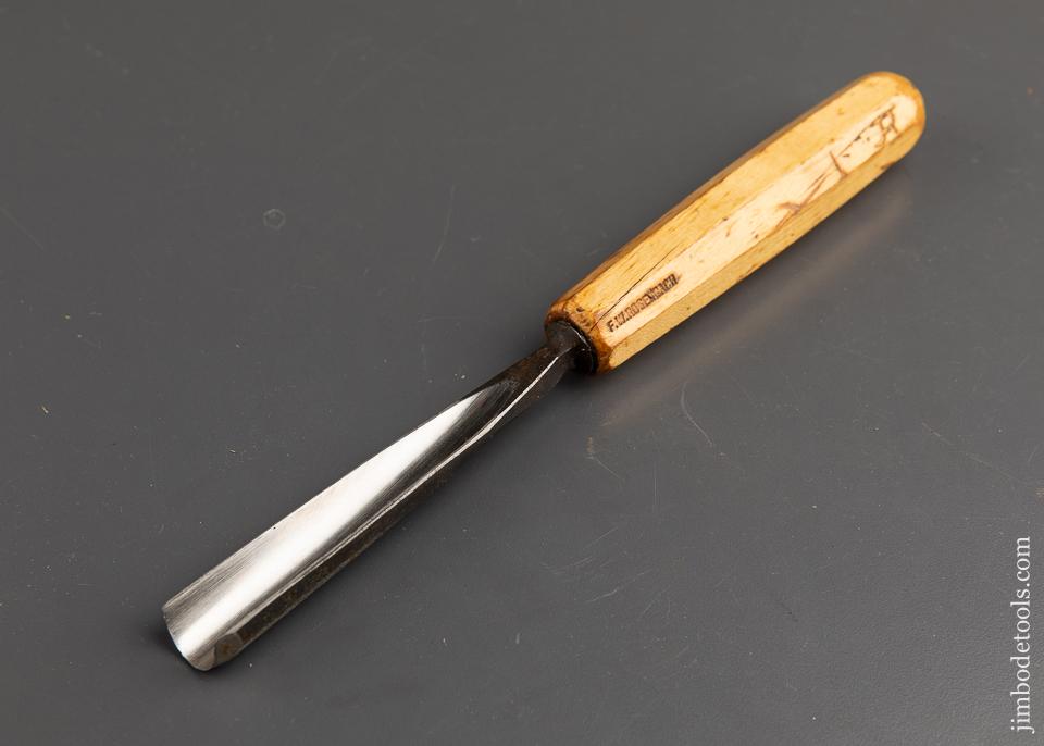 7/8 inch ADDIS No. 10 Sweep Carving Gouge - 91671