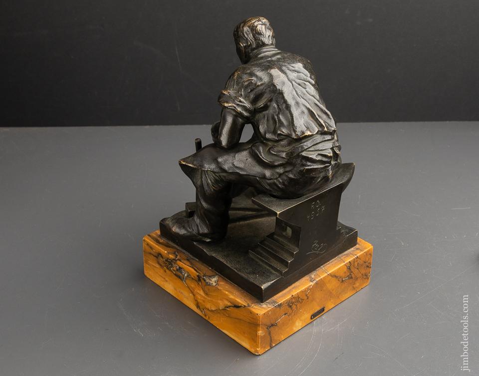Spectacular! Signed Bronze of a Blacksmith Sitting Atop His Anvil by GOLDSCHEIDER Austria 1845-97 - 92209U