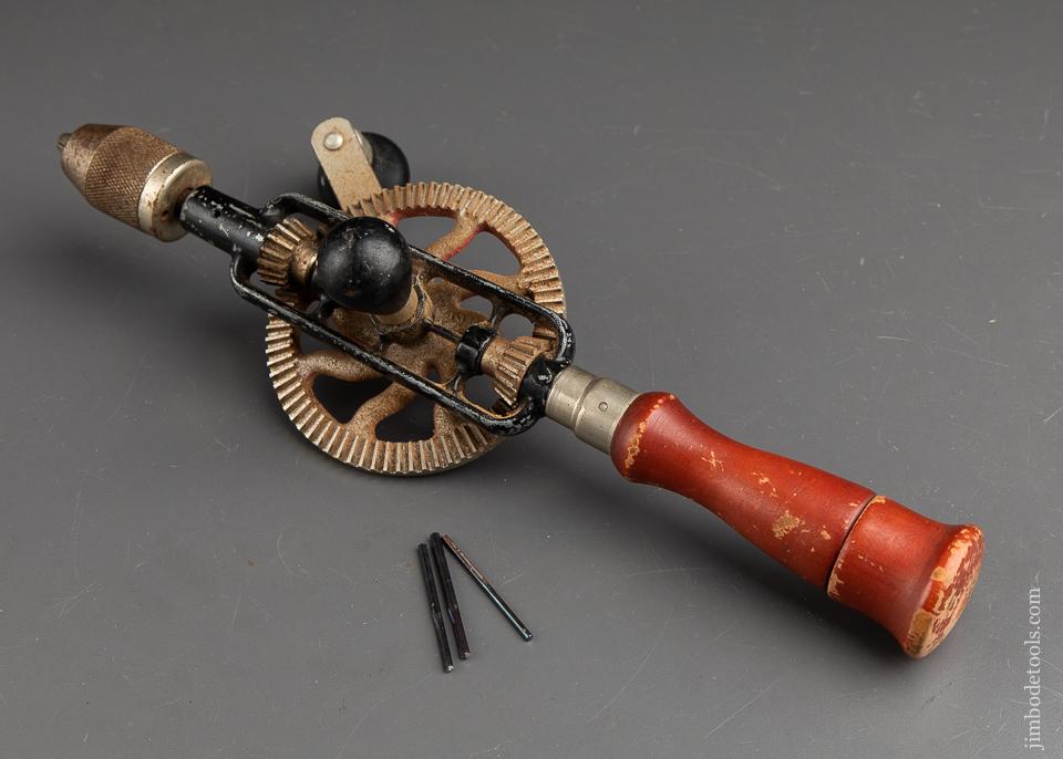 MILLERS FALLS No. 2-01 Egg Beater Hand Drill With Two Bits - 92238