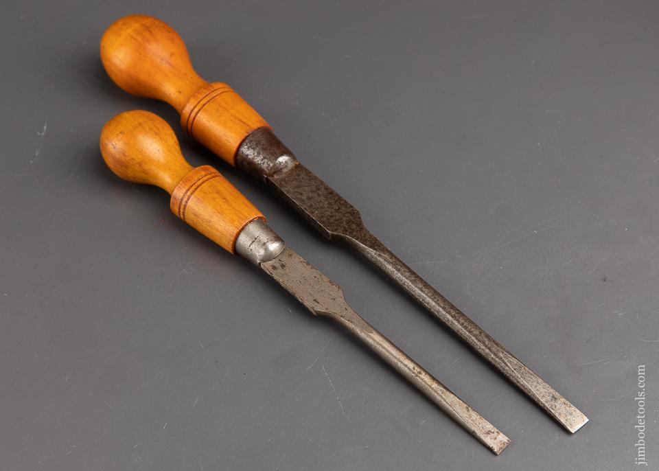 Pair of CLAY Screwdrivers - 92516