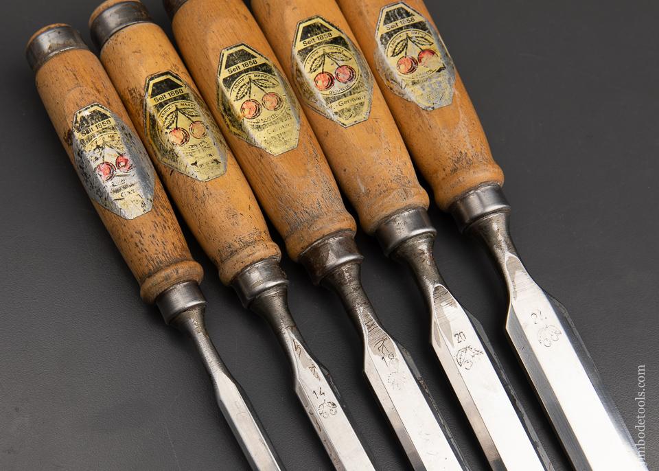 Extra Fine Set of Five Bench Chisels by TWO CHERRIES - 92746