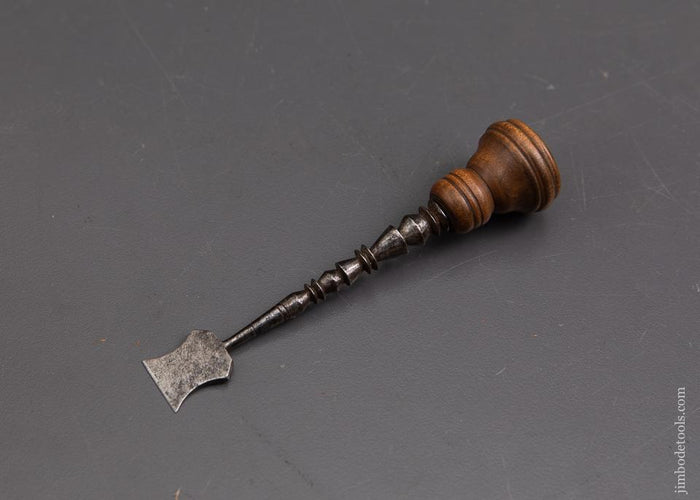 Beautiful 4 1/4 inch Buttonhole Chisel - 93433R