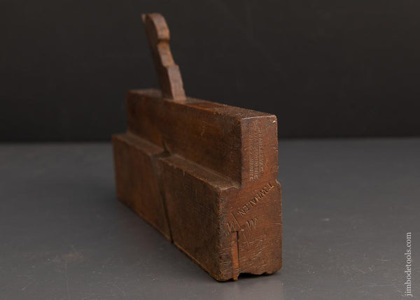 FINE 1 3/8 inch Wide PHOENIX COMPANY HITCHCOCKVILLE Crispy Complex Molding Plane - 93721