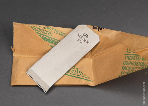 1 1/4 inch LIE-NIELSEN Toothing Iron NEW in Wrapper!  - 93742