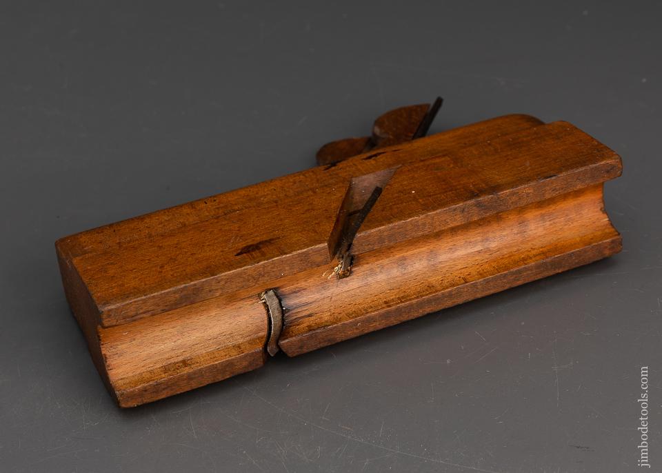 GOOD 1 1/4 inch No. 818 Nosing Plane by OWASCO TOOL CO  - 93881