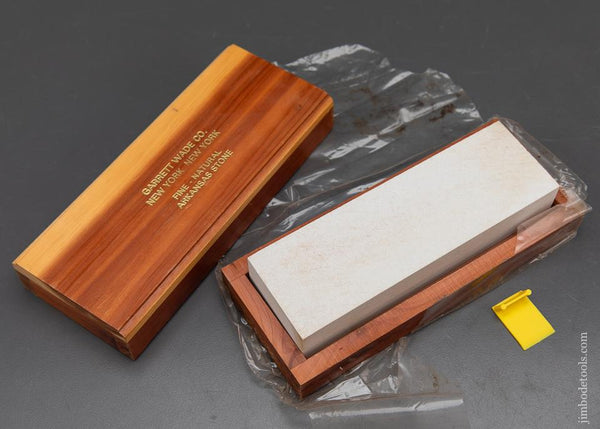NEW OLD STOCK Fine - Natural GARRETT WADE CO Arkansas Sharpening Stone in Original Wooden Box - 93933