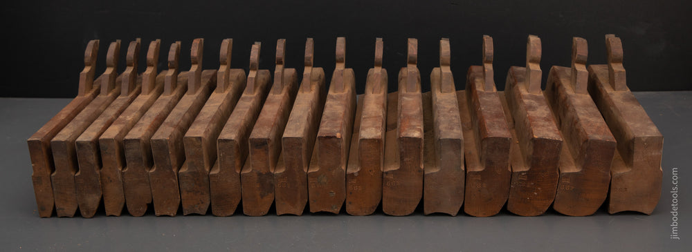 CRISP Set of 18 American Hollows & Rounds Molding Planes by SARGENT & CO - 94260