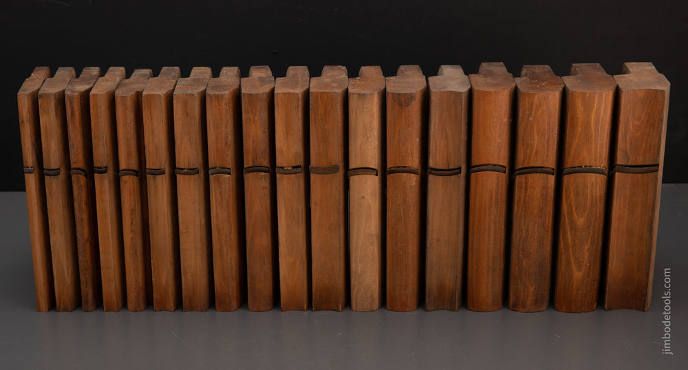 CRISP Set of 18 American Hollows & Rounds Molding Planes by SARGENT & CO - 94260