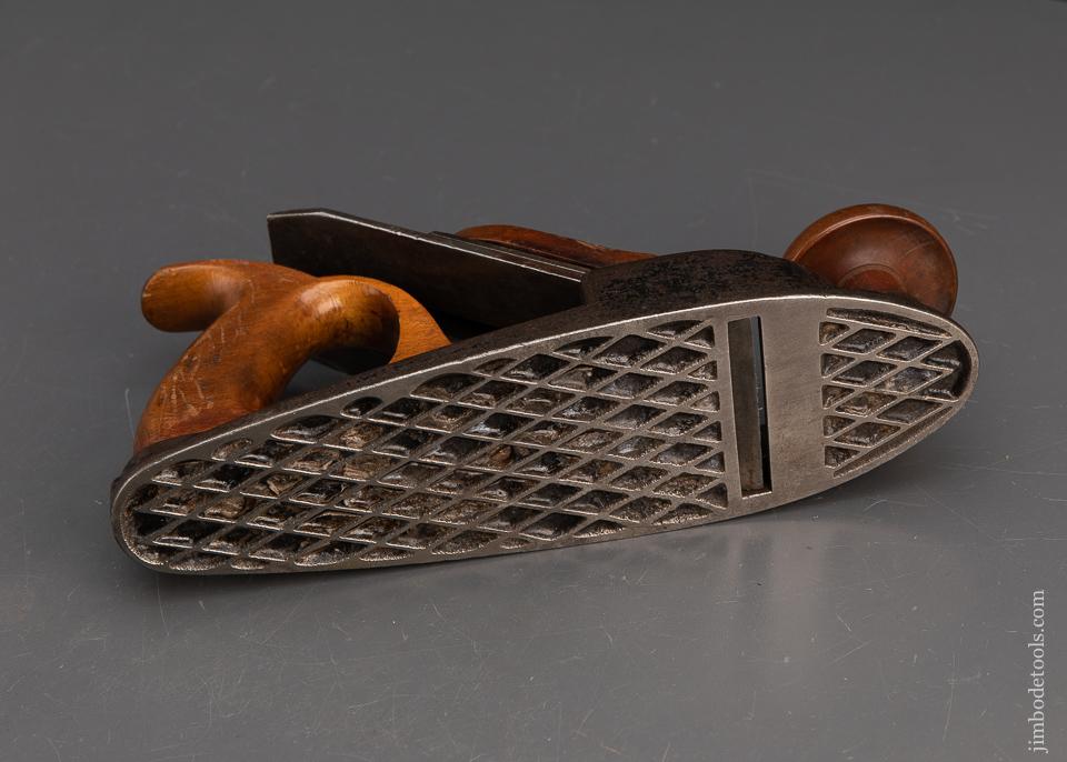 Perfect! ELLIS MORRIS Patent Smooth Plane with Diamond Pattern Sole - 94344U