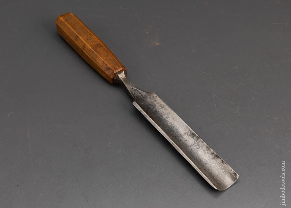 Fine MOULSON BROS. 1 1/4 inch Gouge - 94693