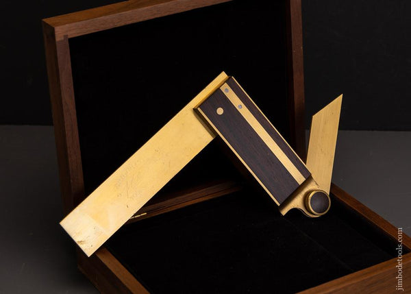 BRIDGE CITY TOOL WORKS Squevel  Mint in Walnut Presentation Box - 95015