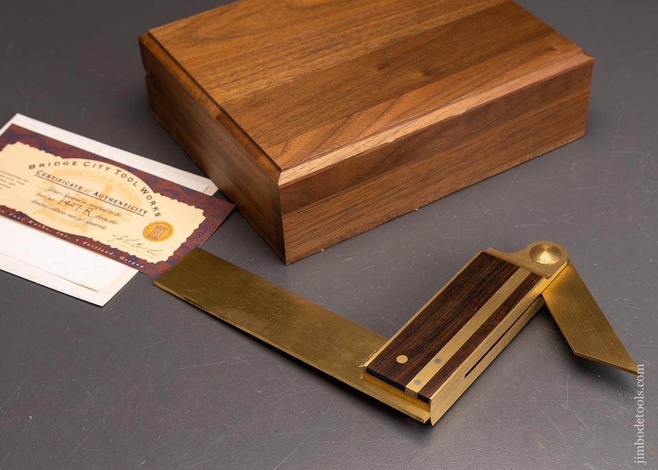 BRIDGE CITY TOOL WORKS Squevel  Mint in Walnut Presentation Box - 95015