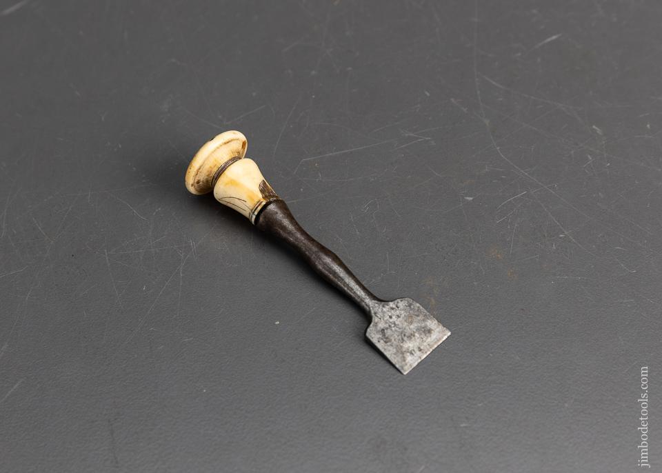 Adorable 2 3/4 inch Buttonhole Chisel - 95071