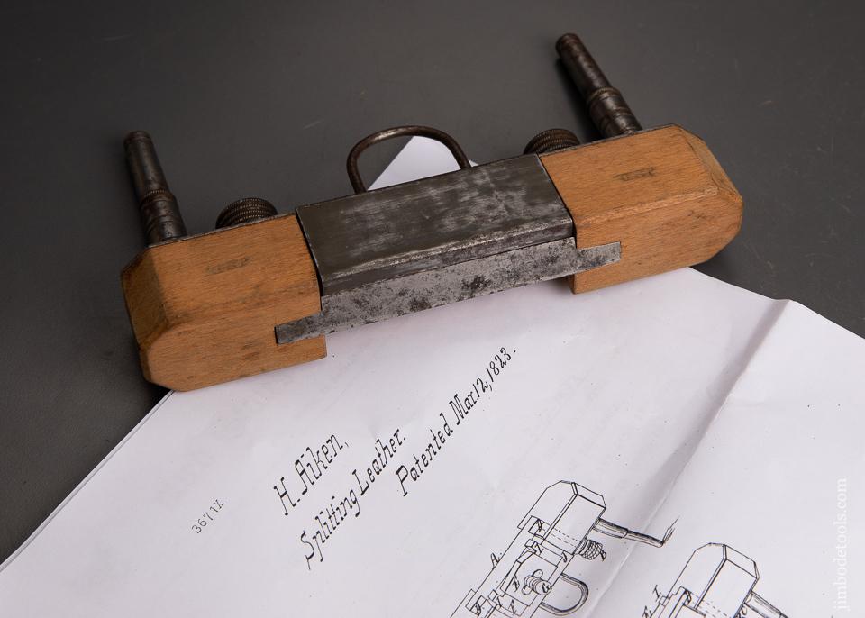 Lovely AIKEN PATENT Leather Splitter  - 95076