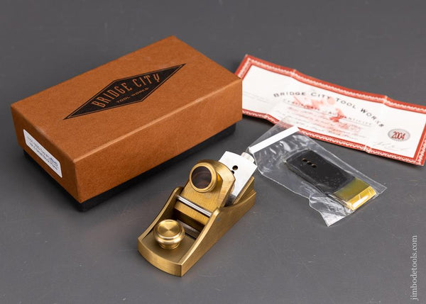 Mint in Box BRIDGE CITY TOOL WORKS No. HP-5 Small Block Plane - 95649