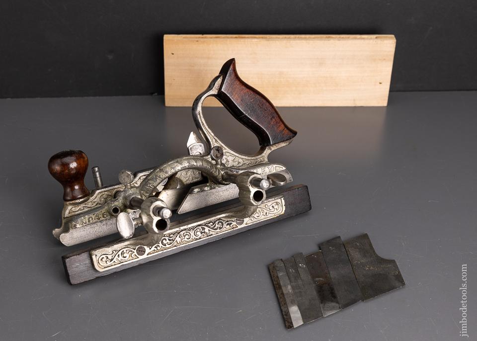 Fine STANLEY No. 46 Skew Plow Plane with 8 cutters and 2 stops - 95782