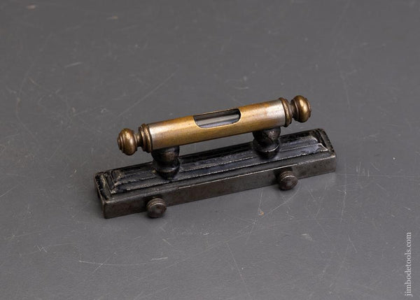 Fancy DAVIS Finial Pedestal Level - 95987