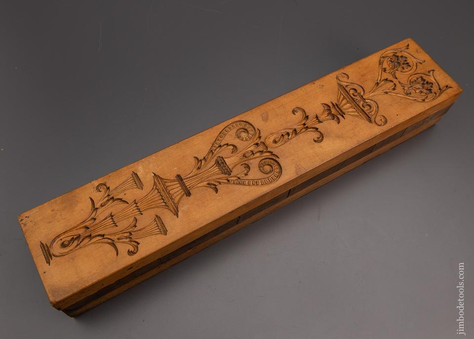 Stunning 18 Inch Boxwood Plaster Mold - 97465