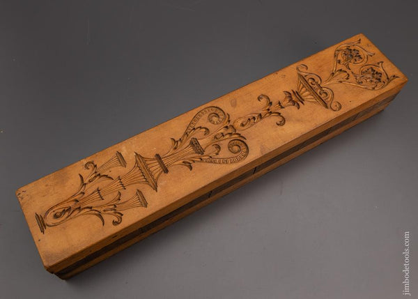 Stunning 18 Inch Boxwood Plaster Mold - 97465