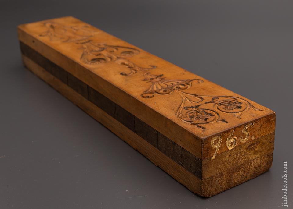 Stunning 18 Inch Boxwood Plaster Mold - 97465