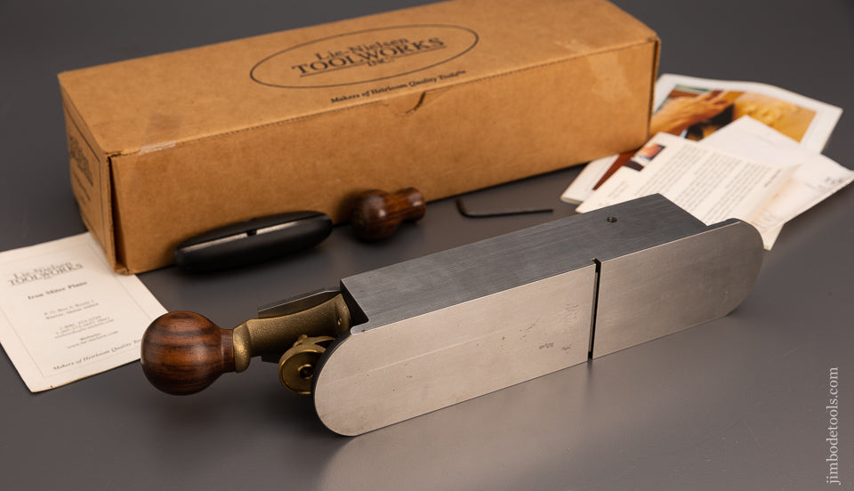 Mint in Box LIE-NIELSEN No. 9 Miter Plane with Rosewood Handles and Hot Dog - 97537 - AS OF MAR 29
