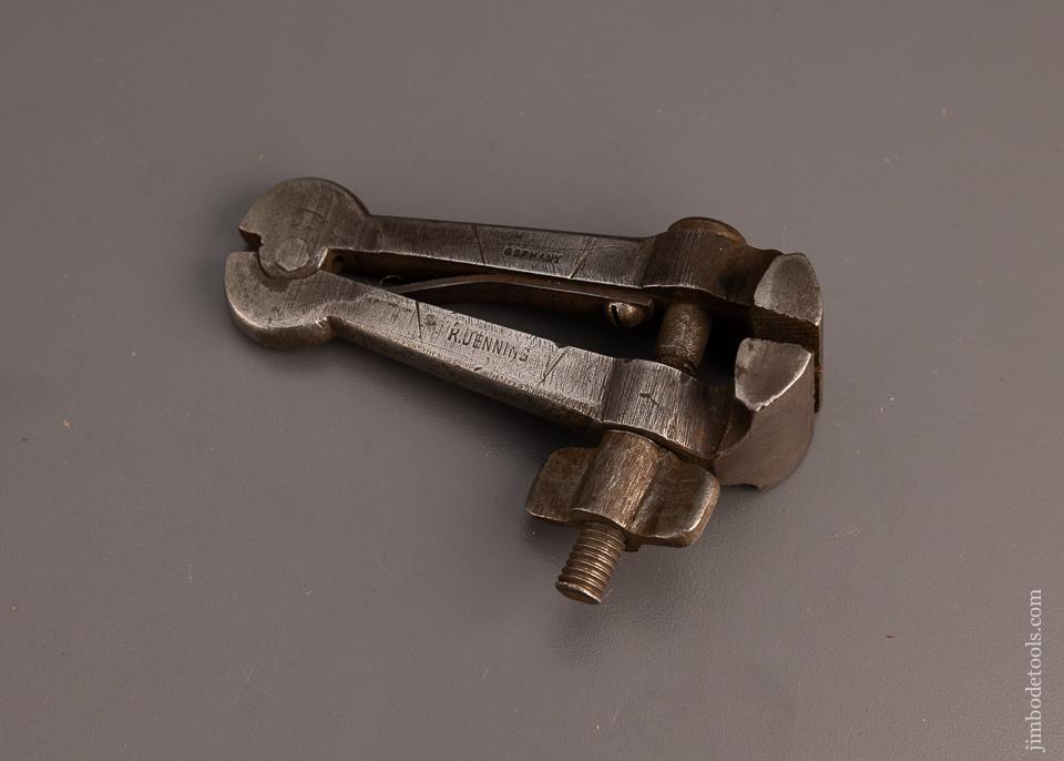 Excellent 4 1/4 Inch Hand Vise - 98204