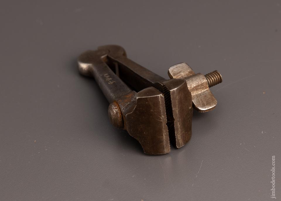 Excellent 4 1/4 Inch Hand Vise - 98204