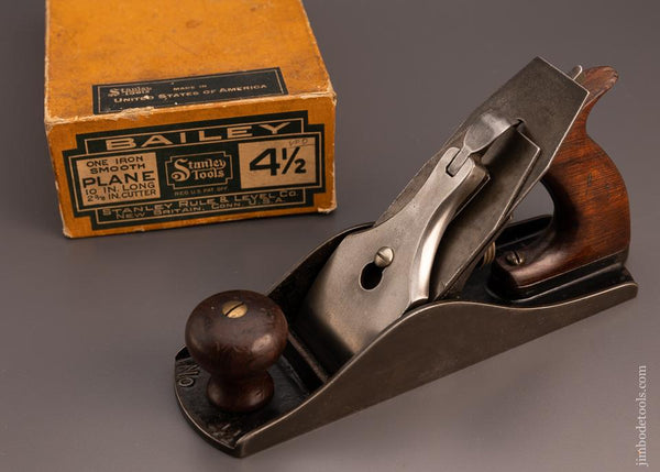 Fine STANLEY No. 4 1/2 JUMBO Smooth Plane in Early Box - 98400
