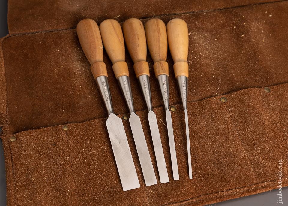 Mint LIE NIELSEN Set of 5 Socket Chisels in Leather Roll - 98429