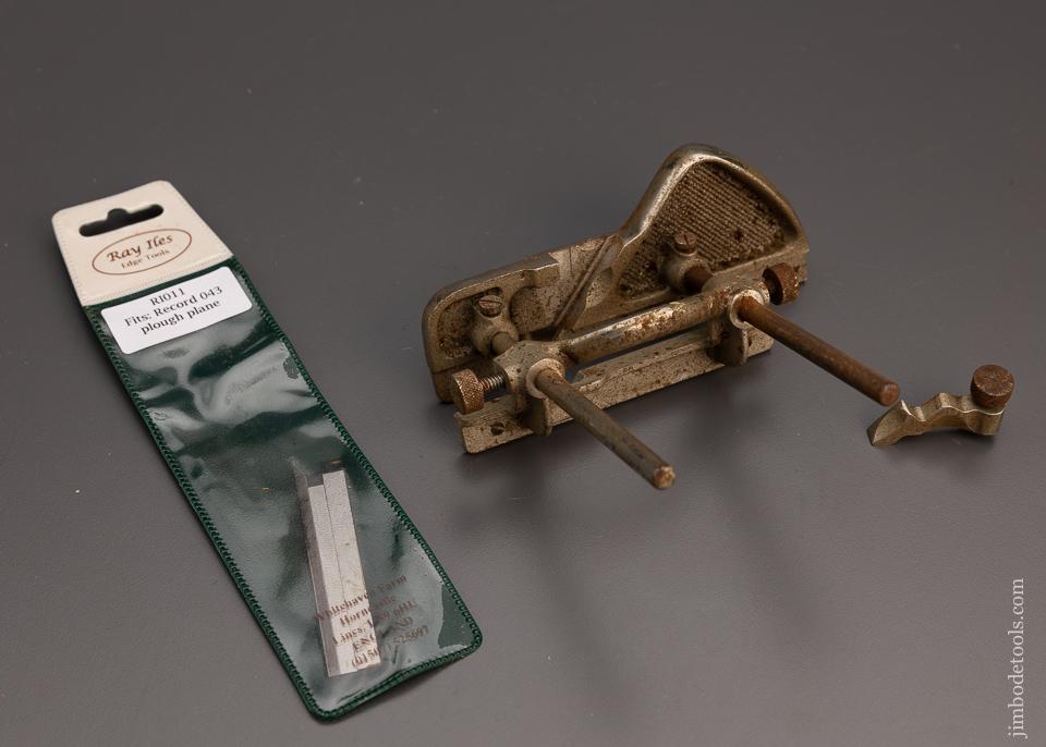 RECORD No. 043 Plow Plane with new Cutter Set - 98870