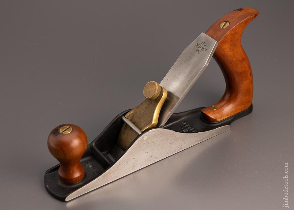 Fine LIE NIELSEN No. 40 1/2 Scrub Plane Fine - 99665