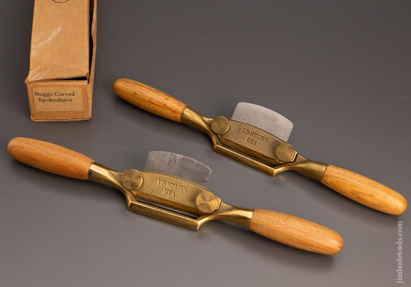 Near Mint Pair of LIE NIELSEN Boggs Style Spoke Shave - 99705
