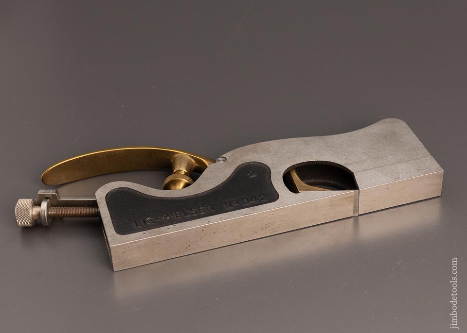 Fine LIE NIELSEN No. 042 Medium Shoulder Plane Out of Stock @ Lie Nielsen - 99827